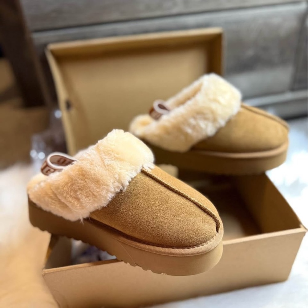 UGG Women's Funkette Slingback Slippers platform 
Size 7 (38)